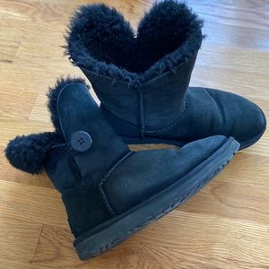 UGG BAILEY BUTTON II BOOT